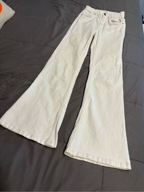 Women’s White Flared Jeans